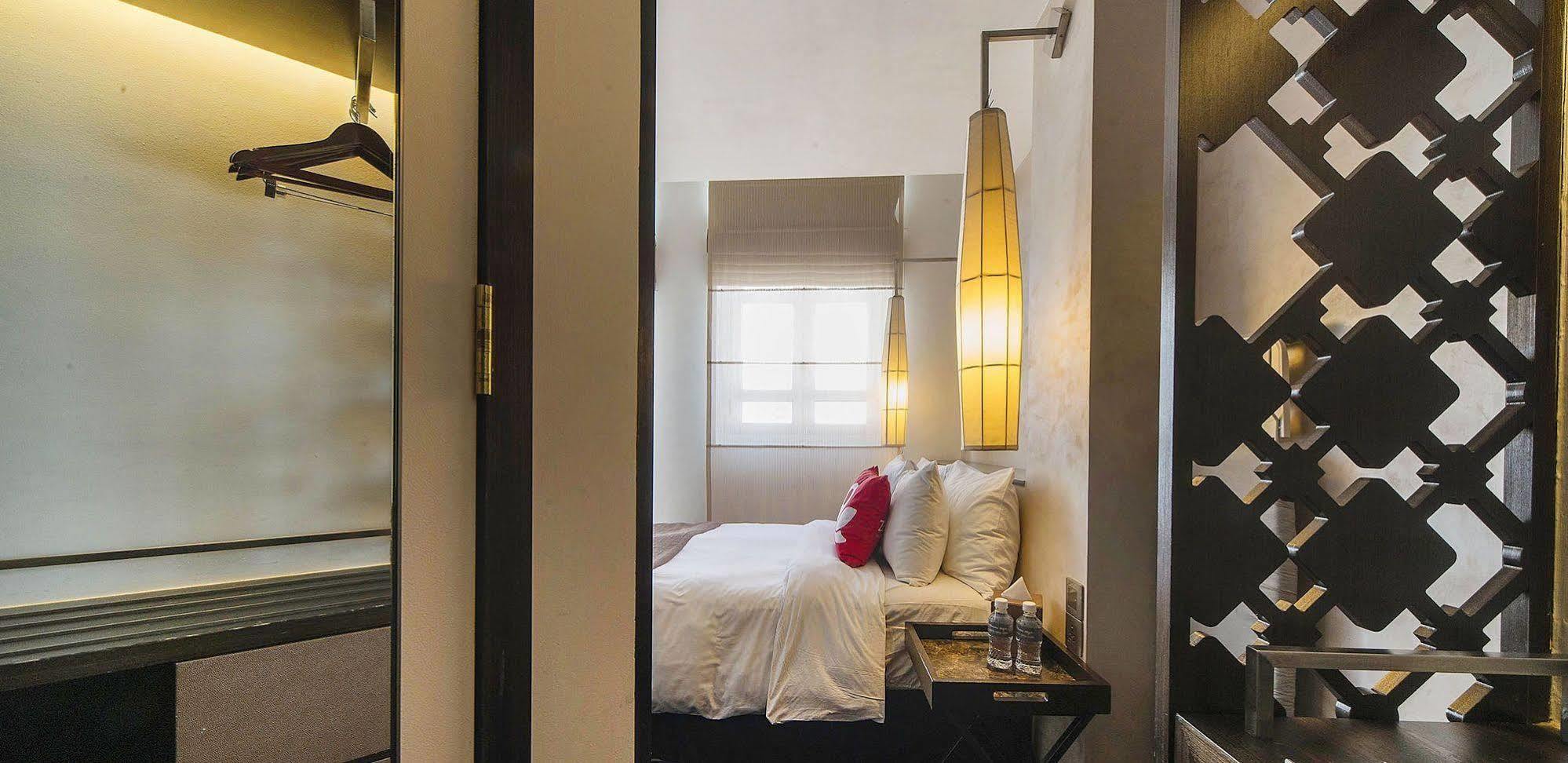 Zen Premium Outram Park Hotel Singapore Exterior photo